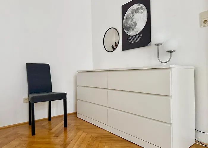 Spacious Stylish With Free Parking Διαμέρισμα Βιέννη