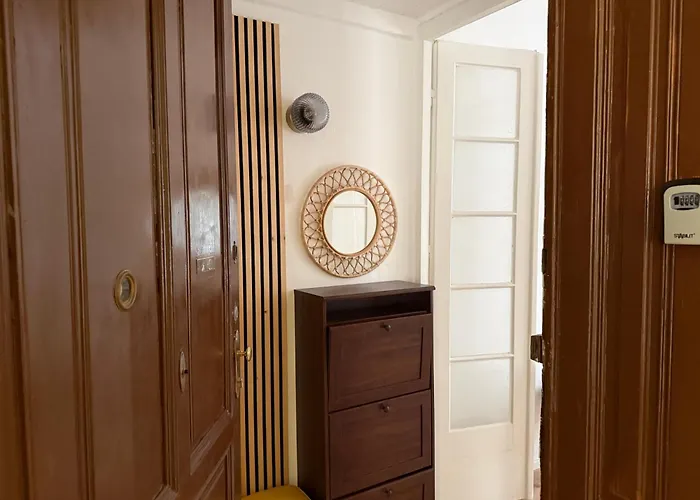 Spacious Stylish With Free Parking